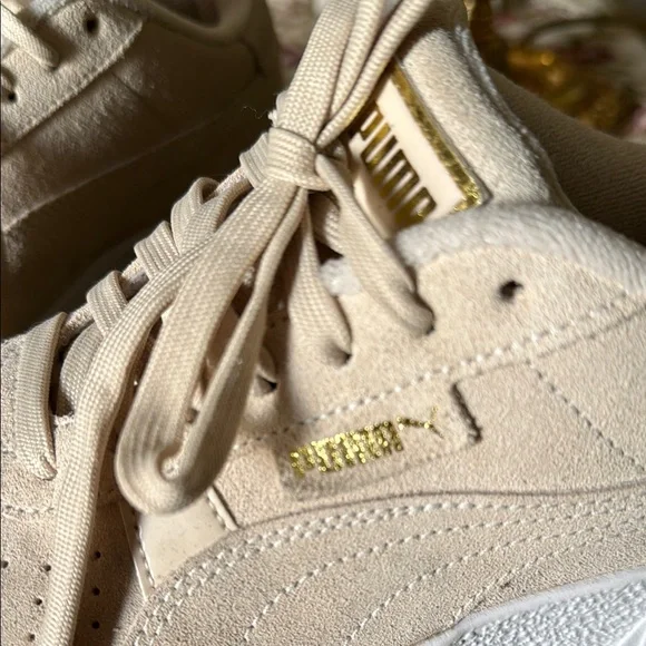 Puma Cream Sneakers with Thick Platform Sole - Picture 3 of 12